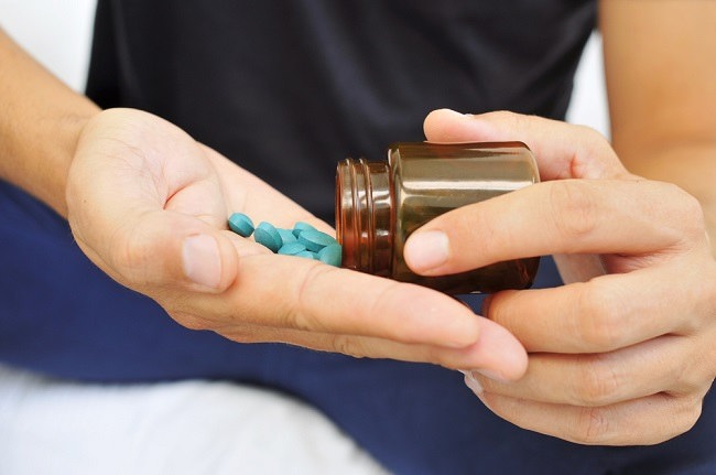 Manfaat Pil Biru untuk Mengatasi Impotensi, Ketahui Cara Kerja dan Efek Sampingnya - Alodokter